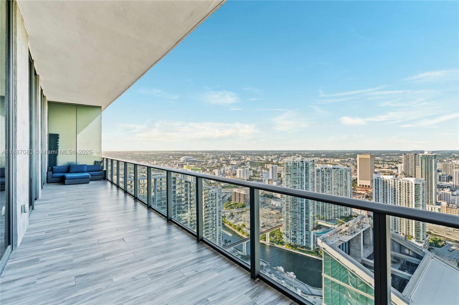 801 SMA RESIDENCES CONDO - Residential