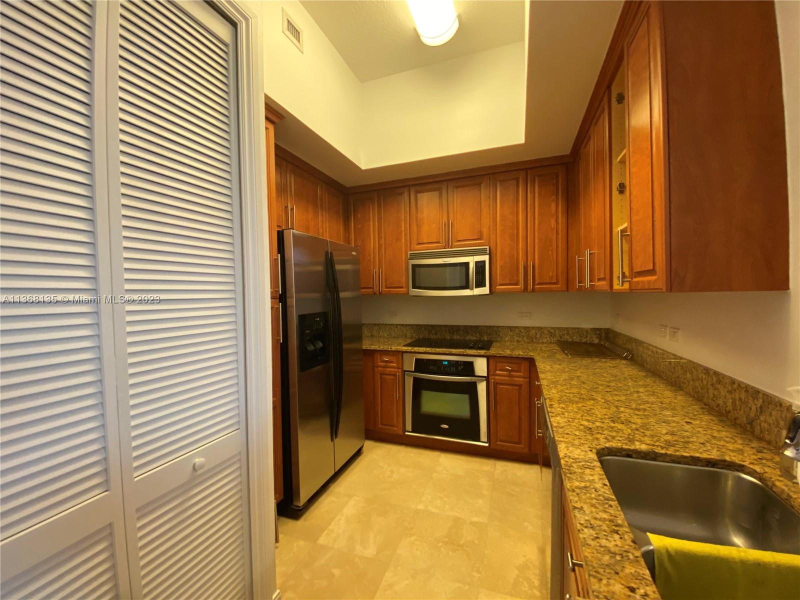 Photo 5 of 31 of 1805 Ponce De Leon Blvd 833 condo