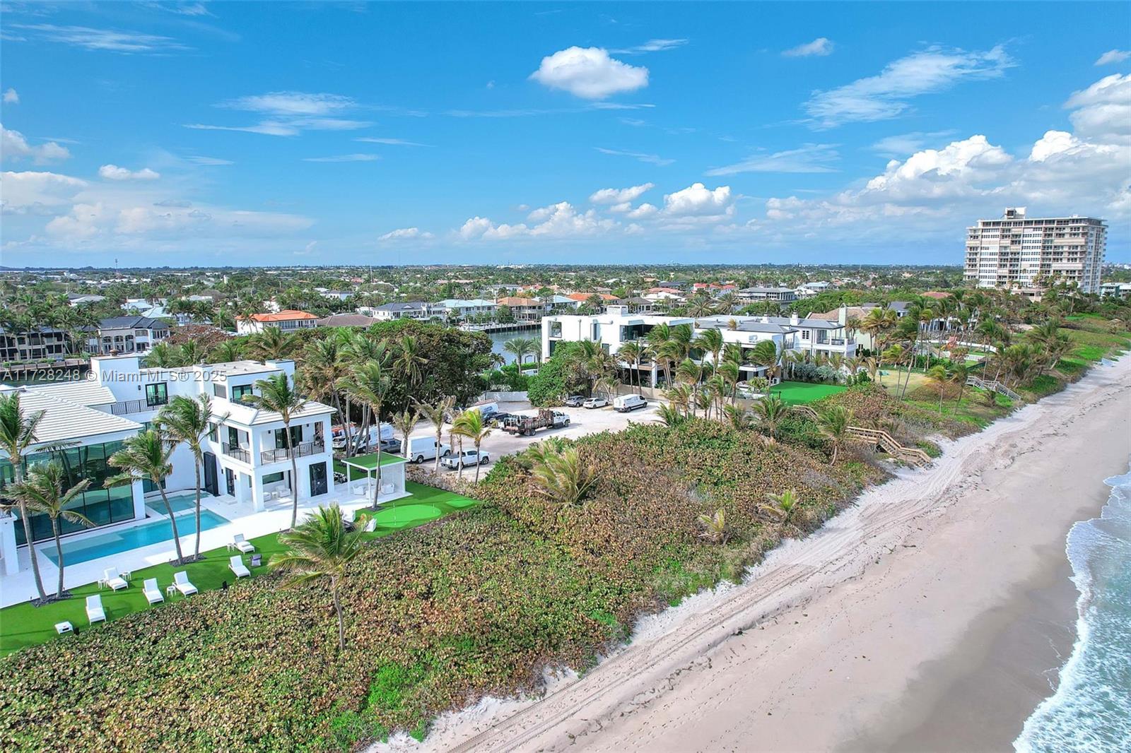 Hillsboro Mile - Land