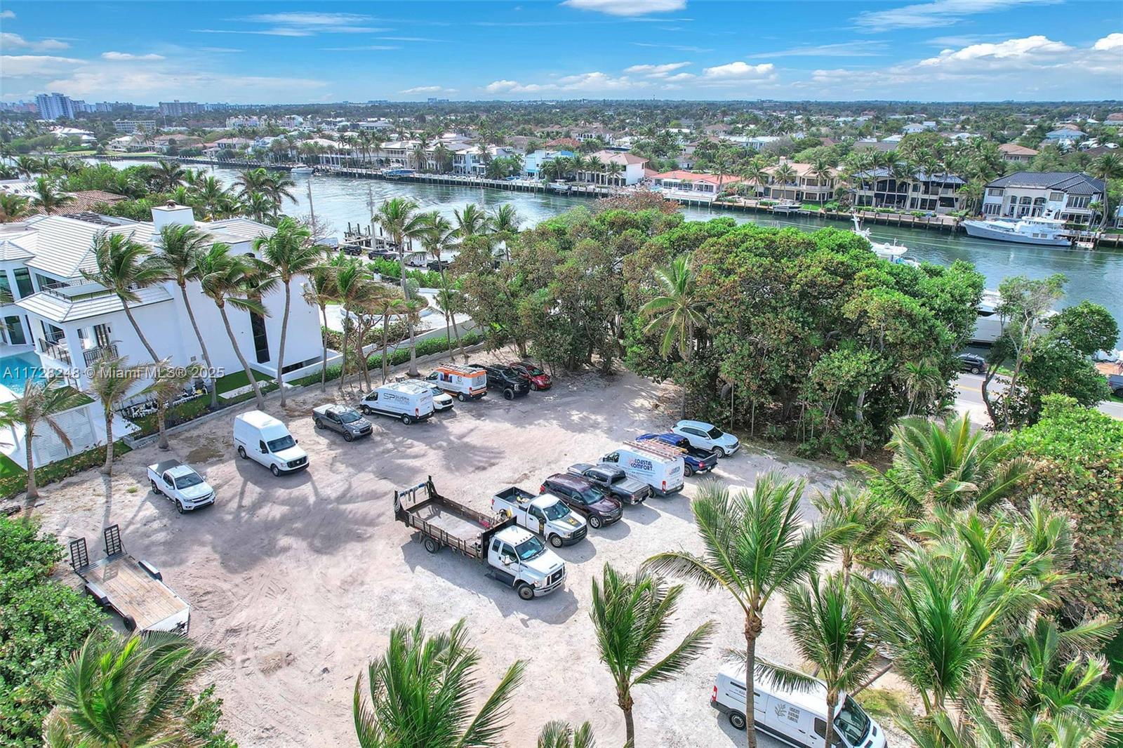 Hillsboro Mile - Land