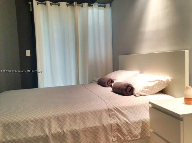 1325 Meridian Ave 6