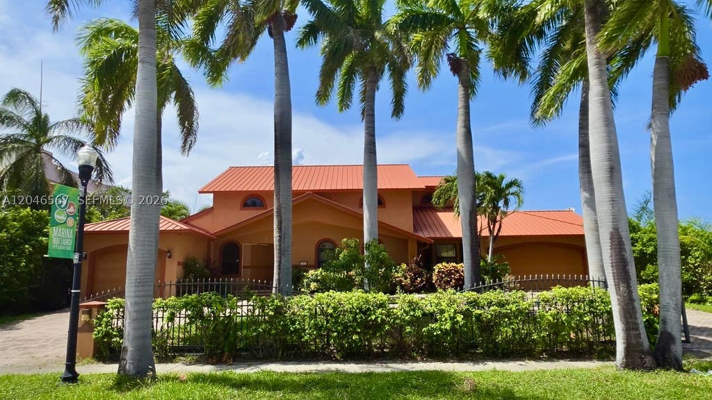 Photo of 741 Tyler St #0, Hollywood, FL 33019 (MLS # A12046567)