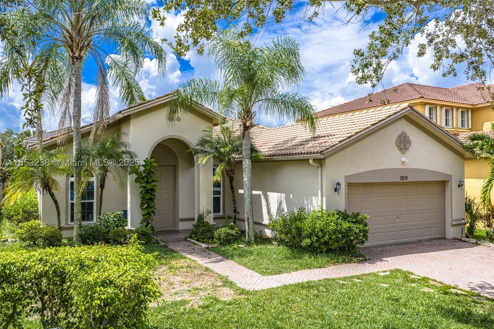 19138 Stonebrook St, Weston FL 33332
