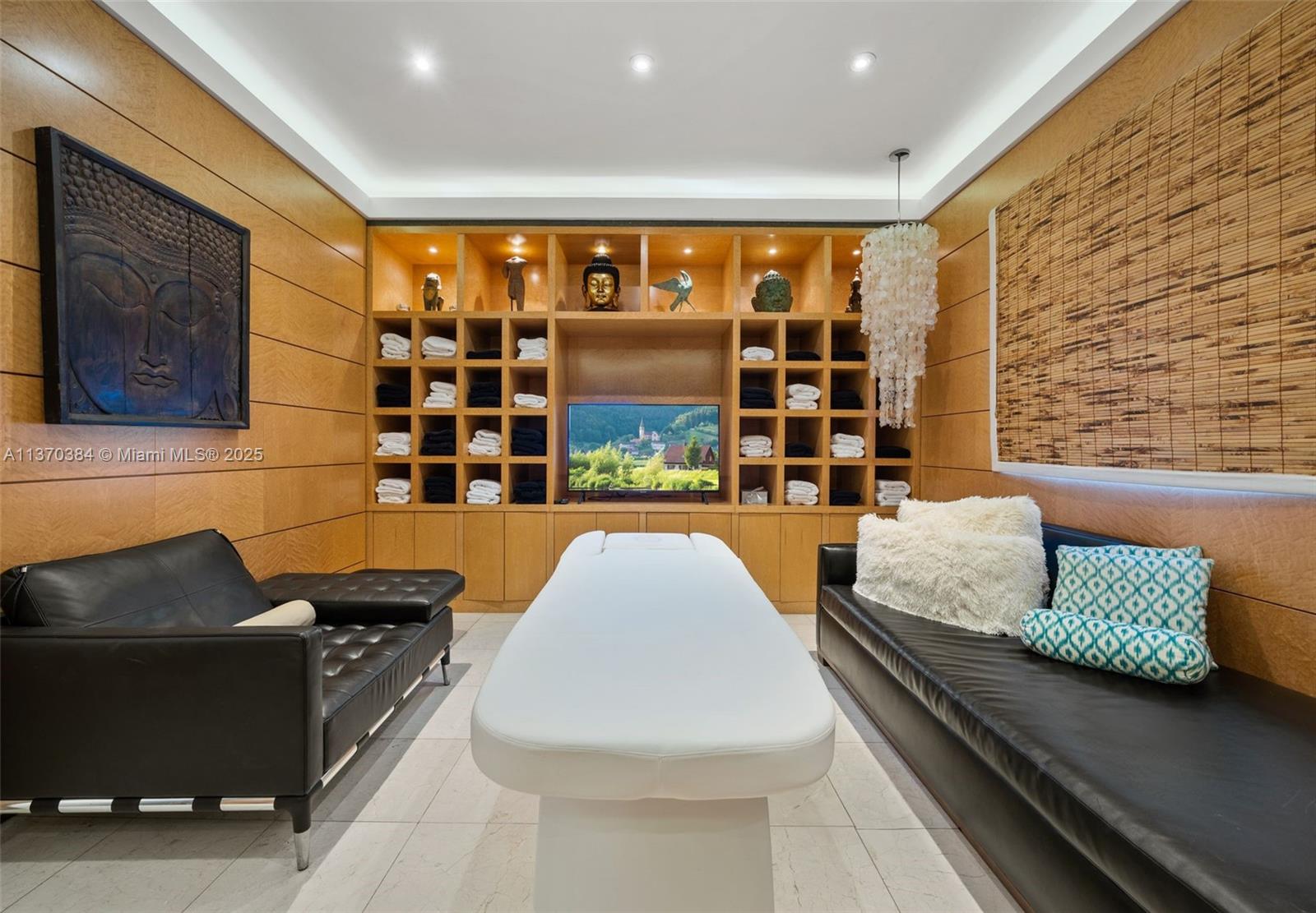 JOURNEYS END ESTATES - Residential