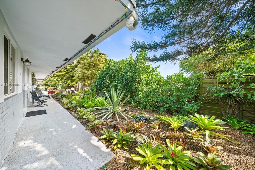 Photo of 208 NE 4th St, Hallandale Beach, FL 33009 (MLS # A11950040)