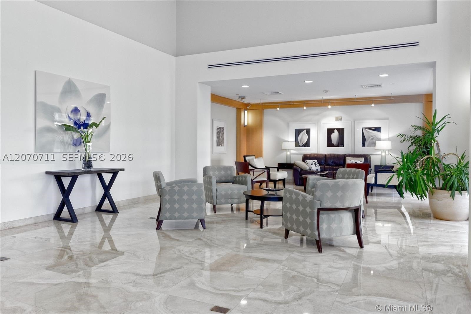 2080 S Ocean Dr LPH9
