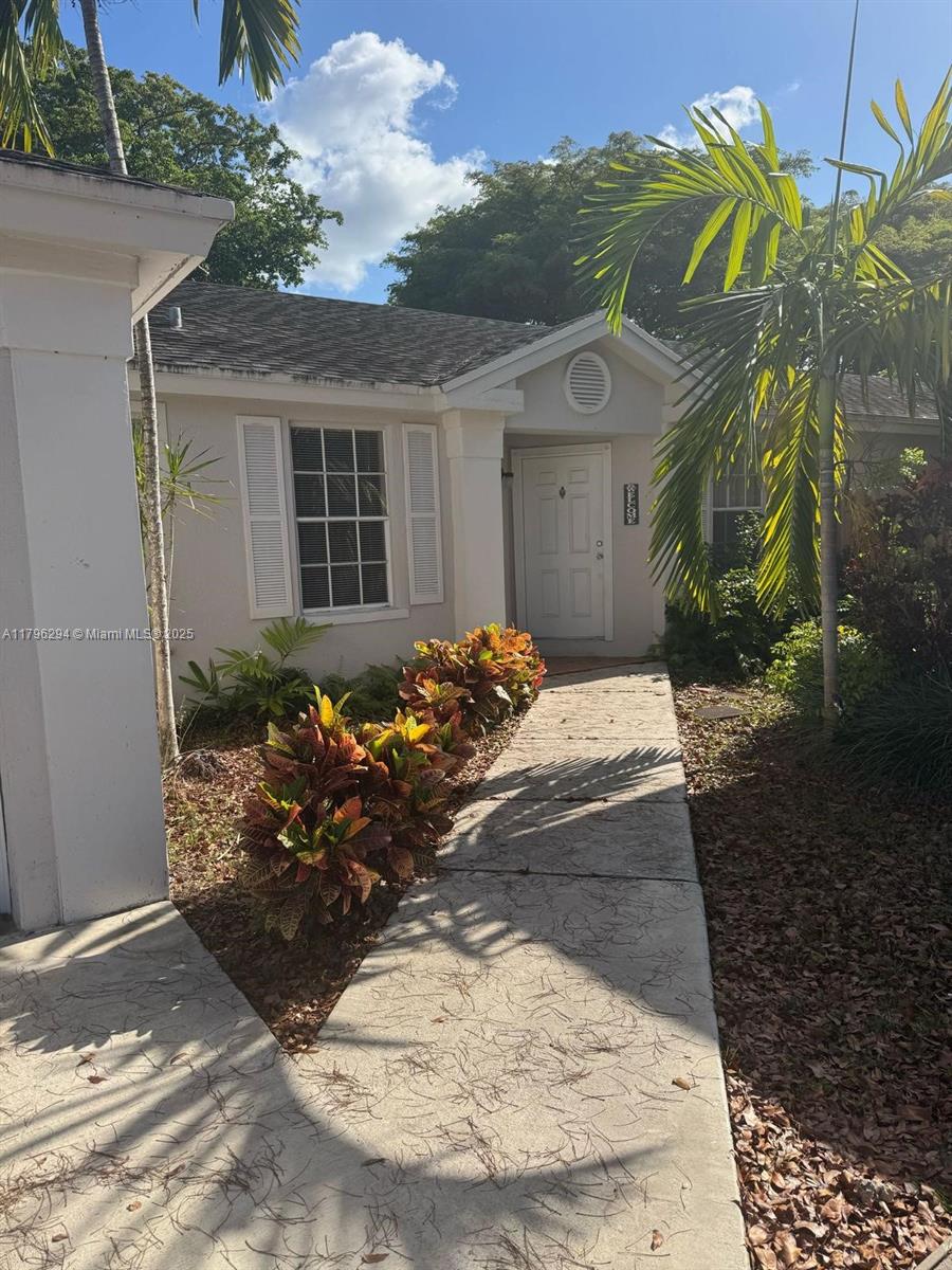 9848 Sw 117th Pl, Miami, Broward County, Florida - 3 Bedrooms  
2 Bathrooms - 