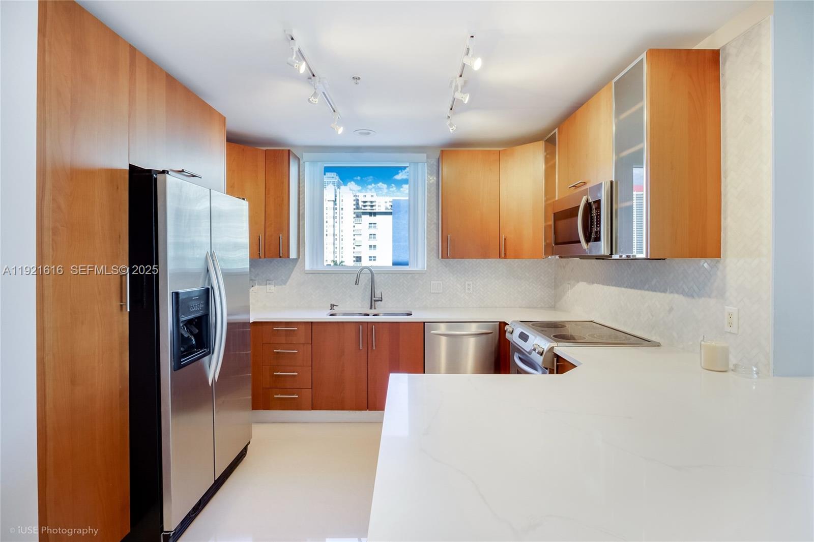 OCEAN MARINE YACHT CLUB C - Residential Lease