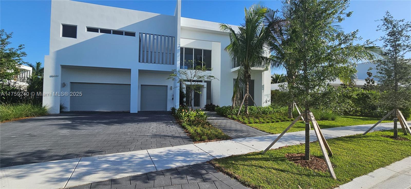 16644 Botaniko Dr N Dr 16644, Weston, Broward County, Florida - 5 Bedrooms  
6 Bathrooms - 