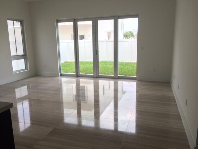 OASIS PARK SQUARE - Residential Lease