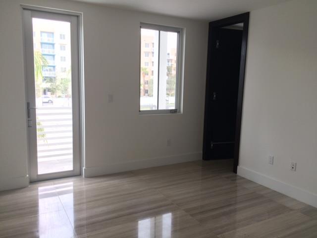 OASIS PARK SQUARE - Residential Lease