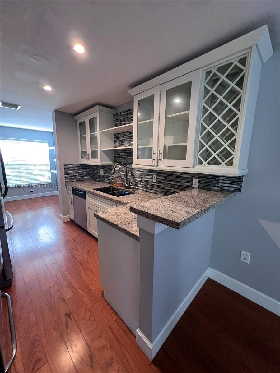 PEMBROKE ISLES 1 - Residential Lease