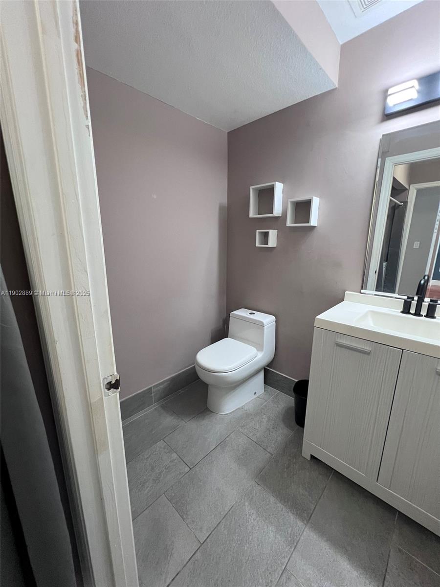 PEMBROKE ISLES 1 - Residential Lease