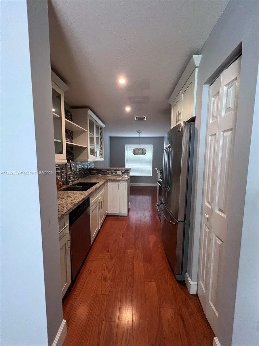 PEMBROKE ISLES 1 - Residential Lease