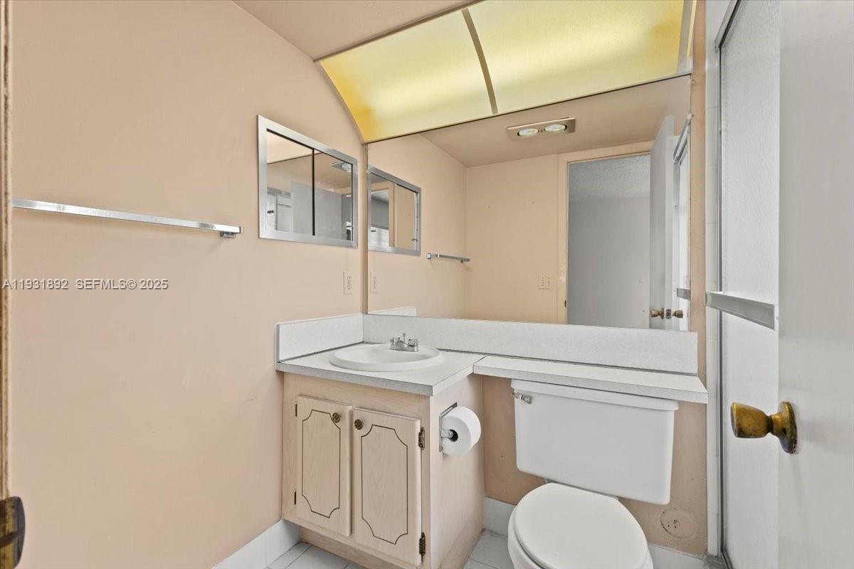 OAKRIDGE T CONDO - Residential