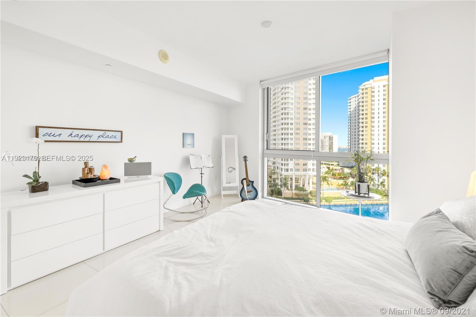 495 Brickell Ave 1002