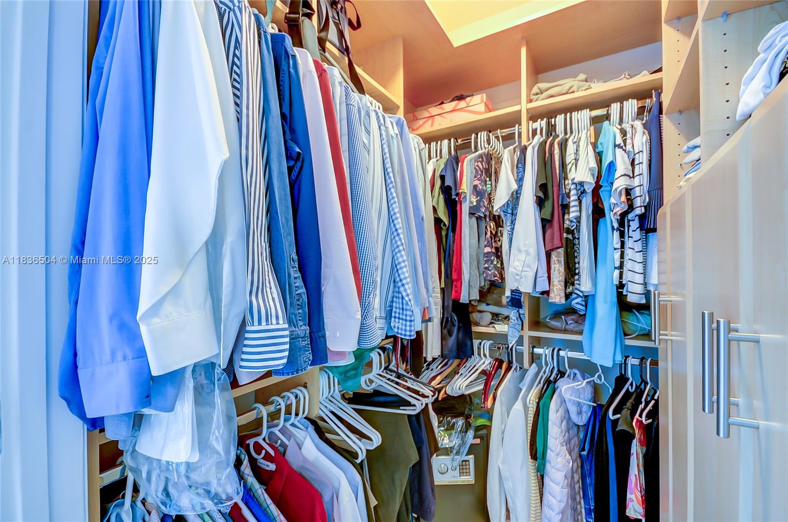 THE ATRIUM AT AVENTURA CON - Residential