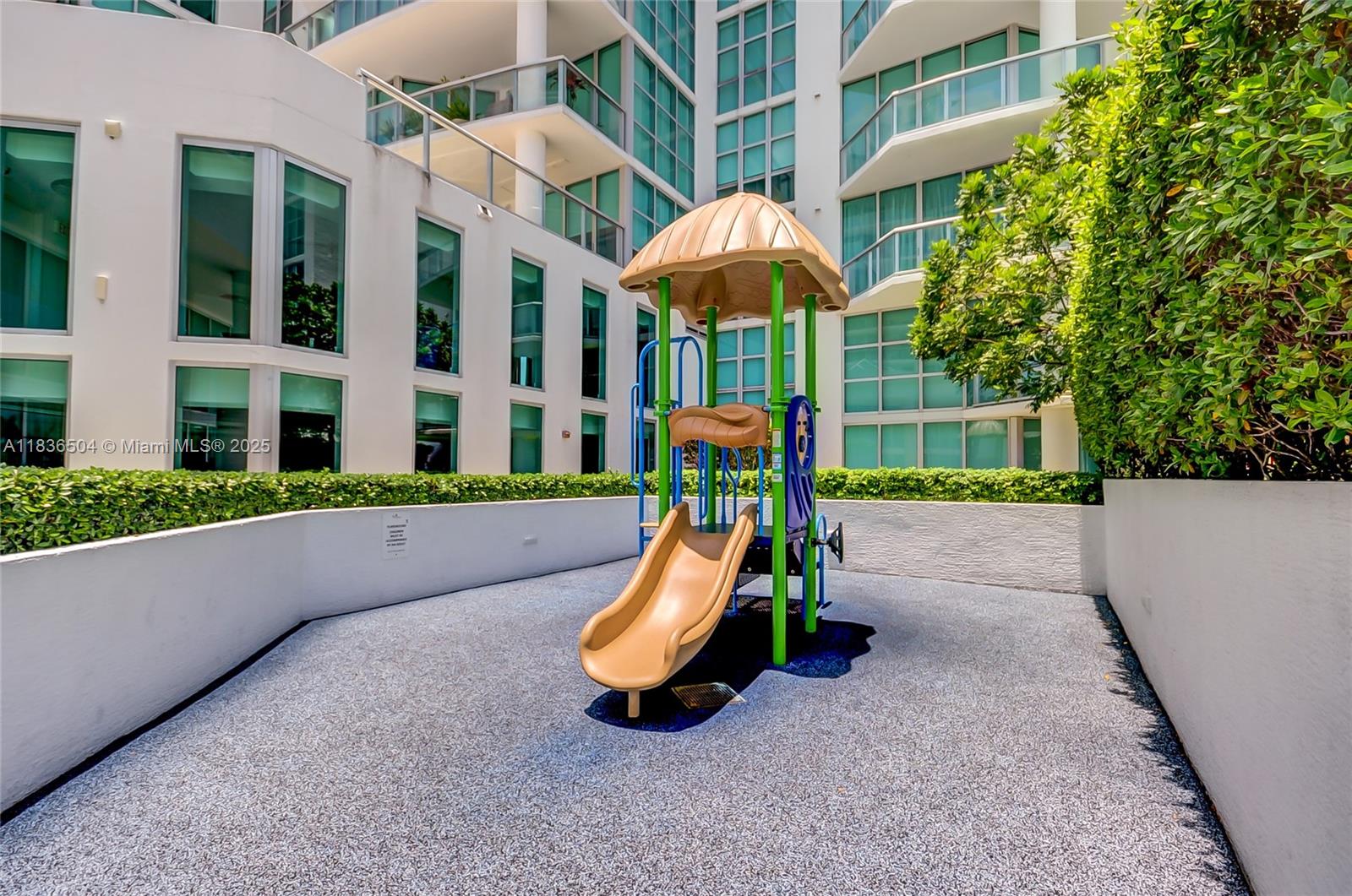 THE ATRIUM AT AVENTURA CON - Residential