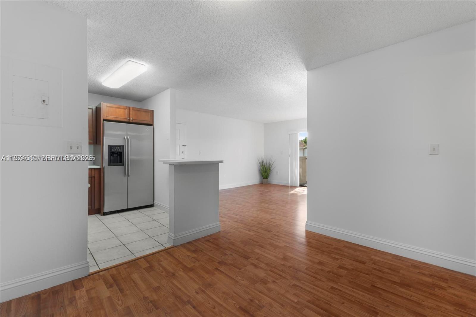 THE COURTS AT KENDALL CON - Residential