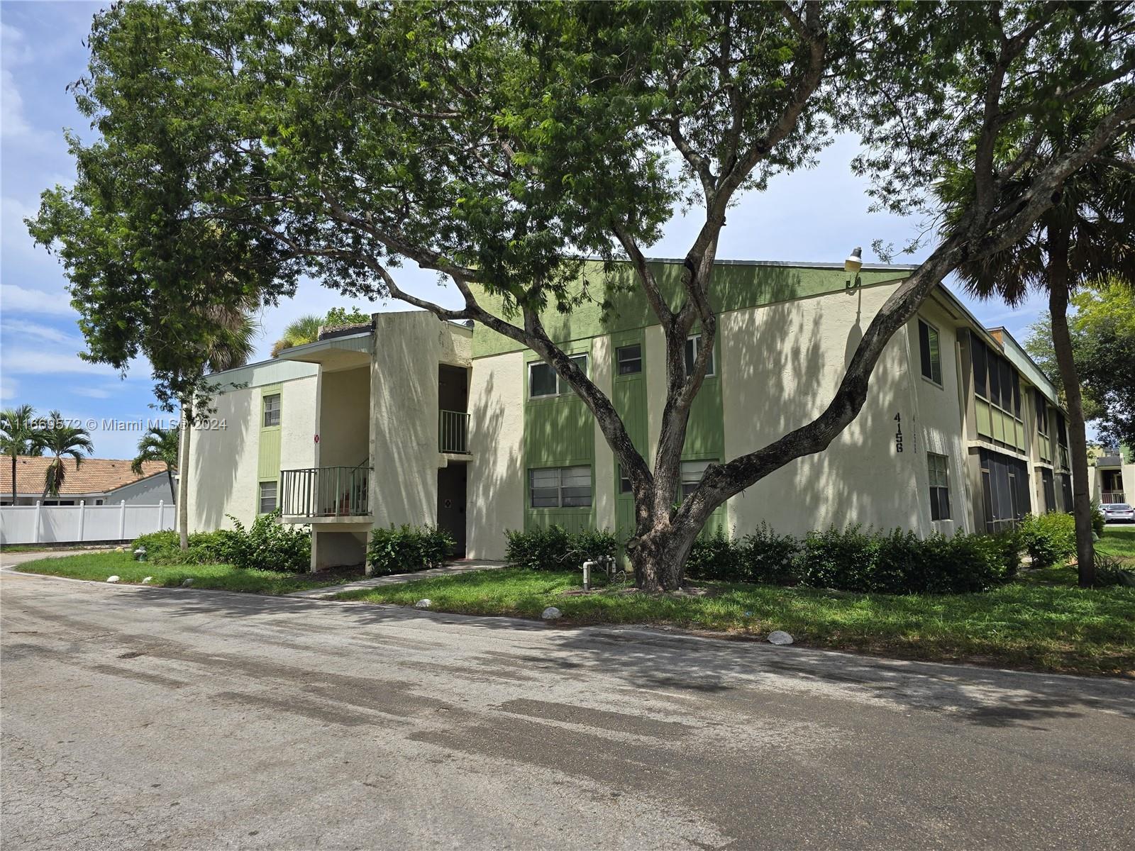 RAMBLEWOOD EAST CONDO - Residential