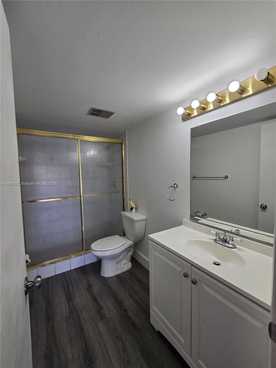 RAMBLEWOOD EAST CONDO - Residential