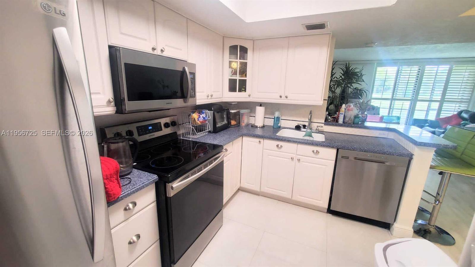 INVERWOOD CONDO - Residential