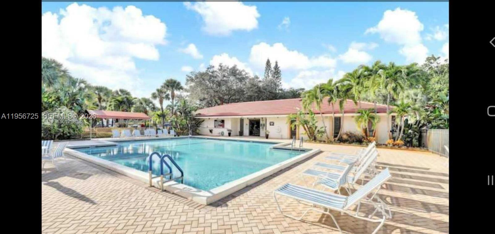 INVERWOOD CONDO - Residential