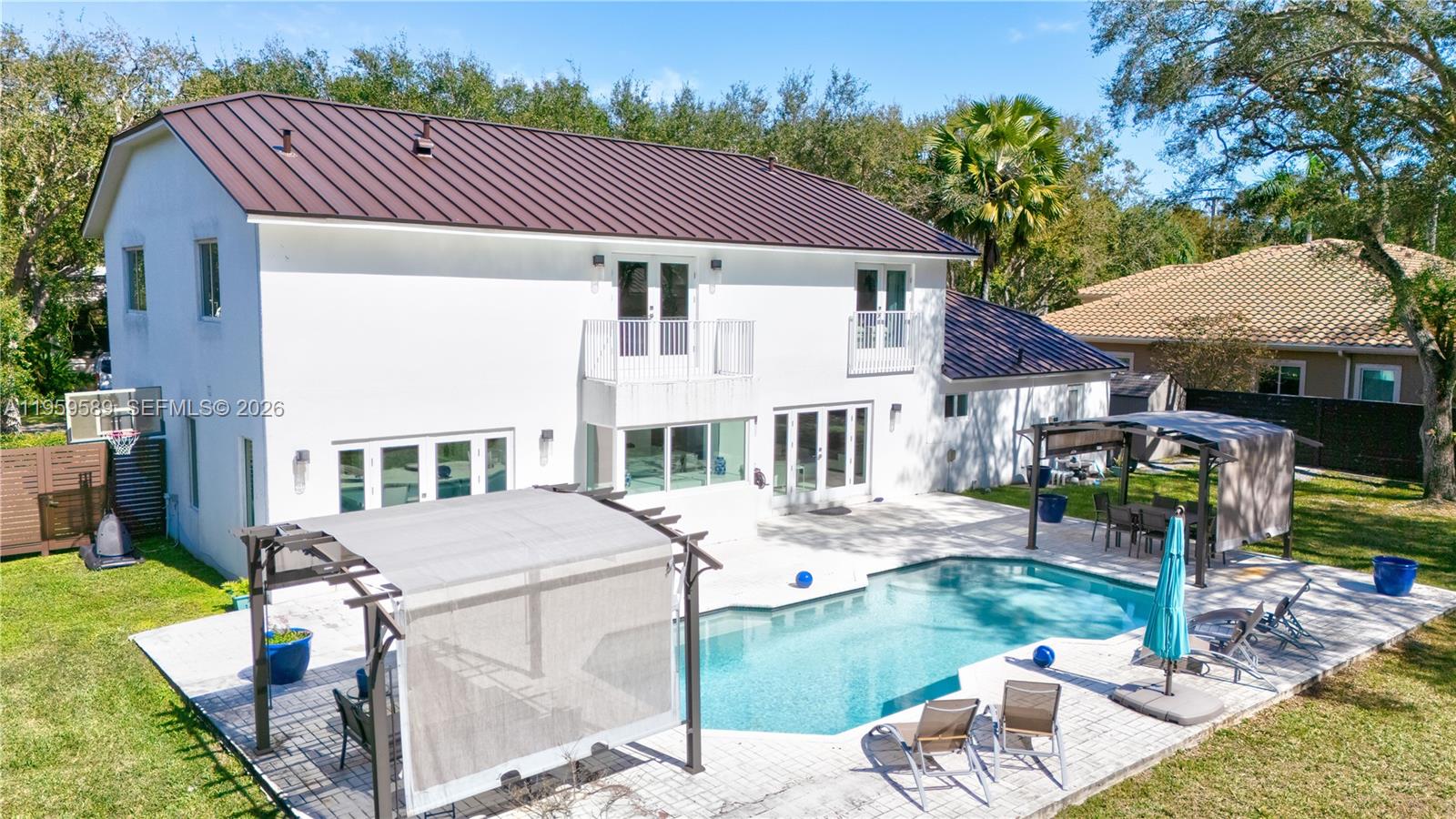 KINGS COVE - Residential