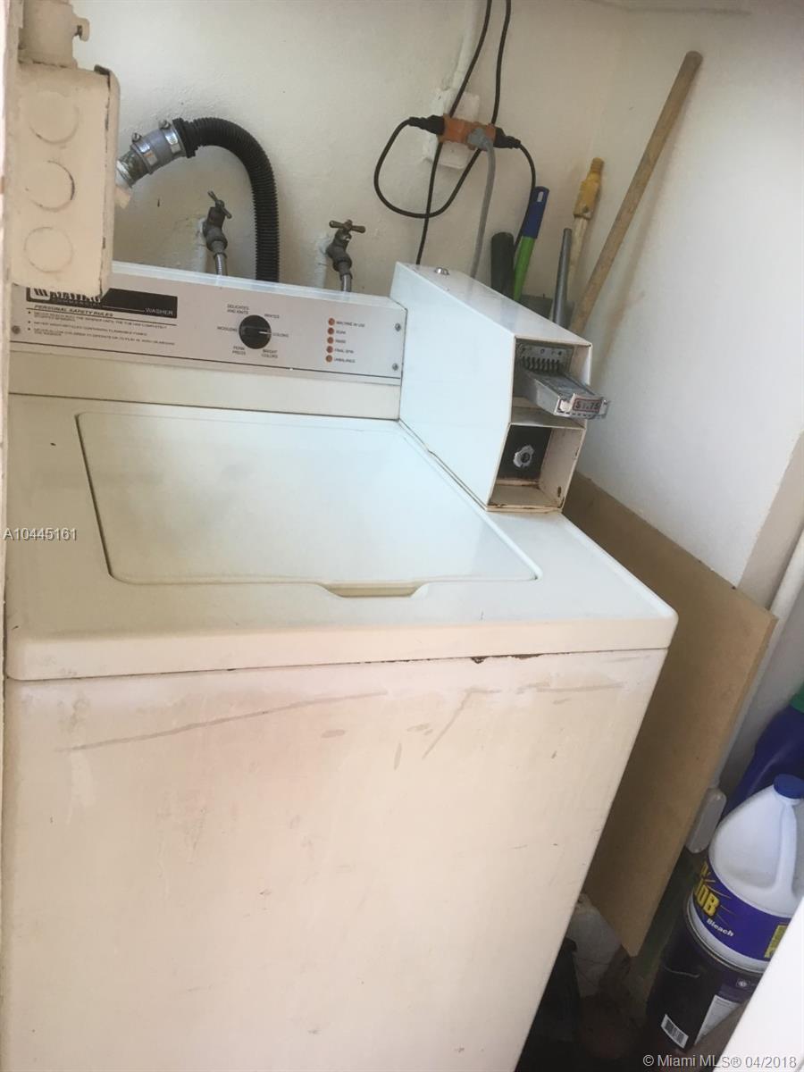 HOLLYWOOD LITTLE RANCHES - Residential Lease