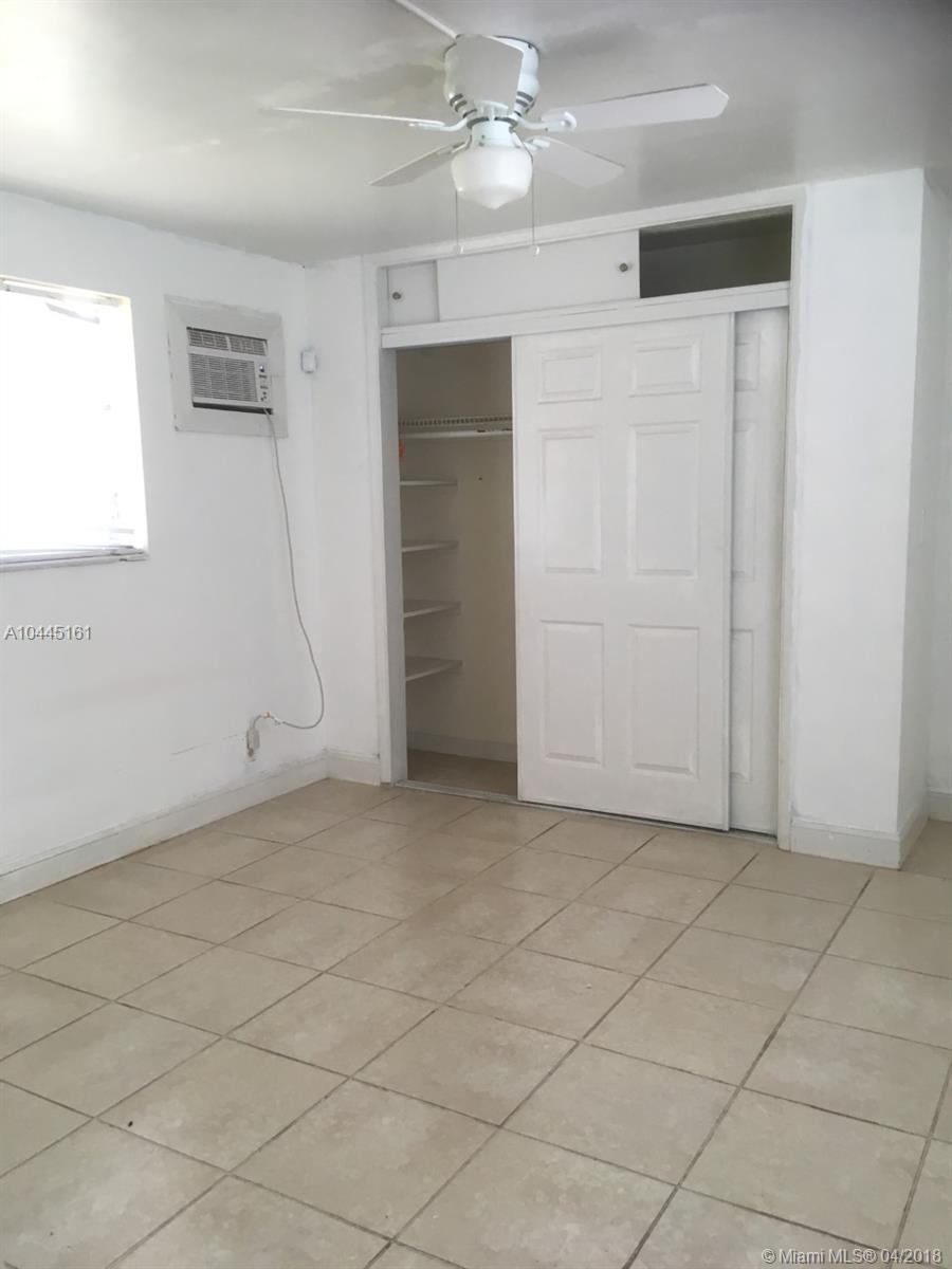 HOLLYWOOD LITTLE RANCHES - Residential Lease