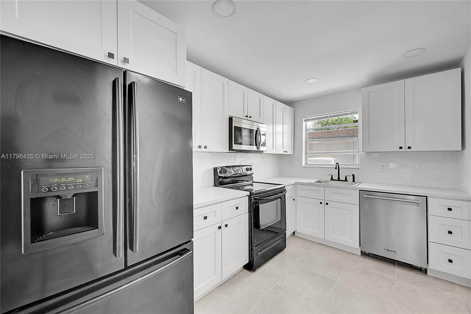 607 S State Road 7 1E, Margate, Broward County, Florida - 1 Bedrooms  
1 Bathrooms - 