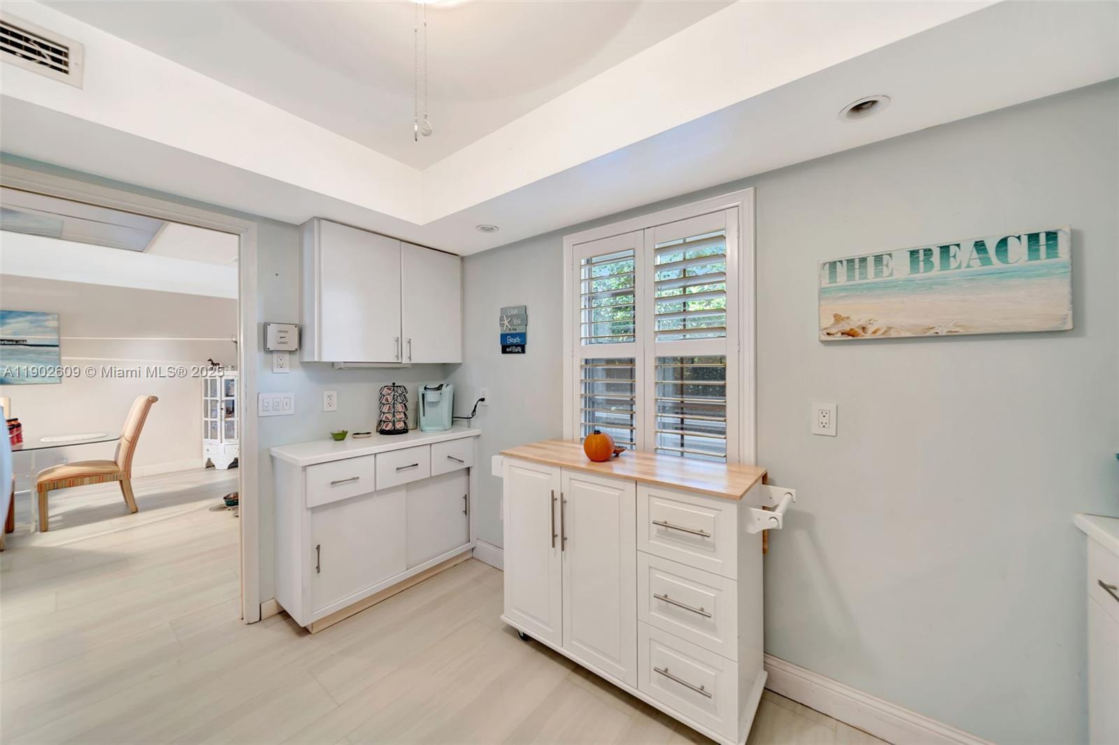 3980 Oaks Clubhouse Dr 409