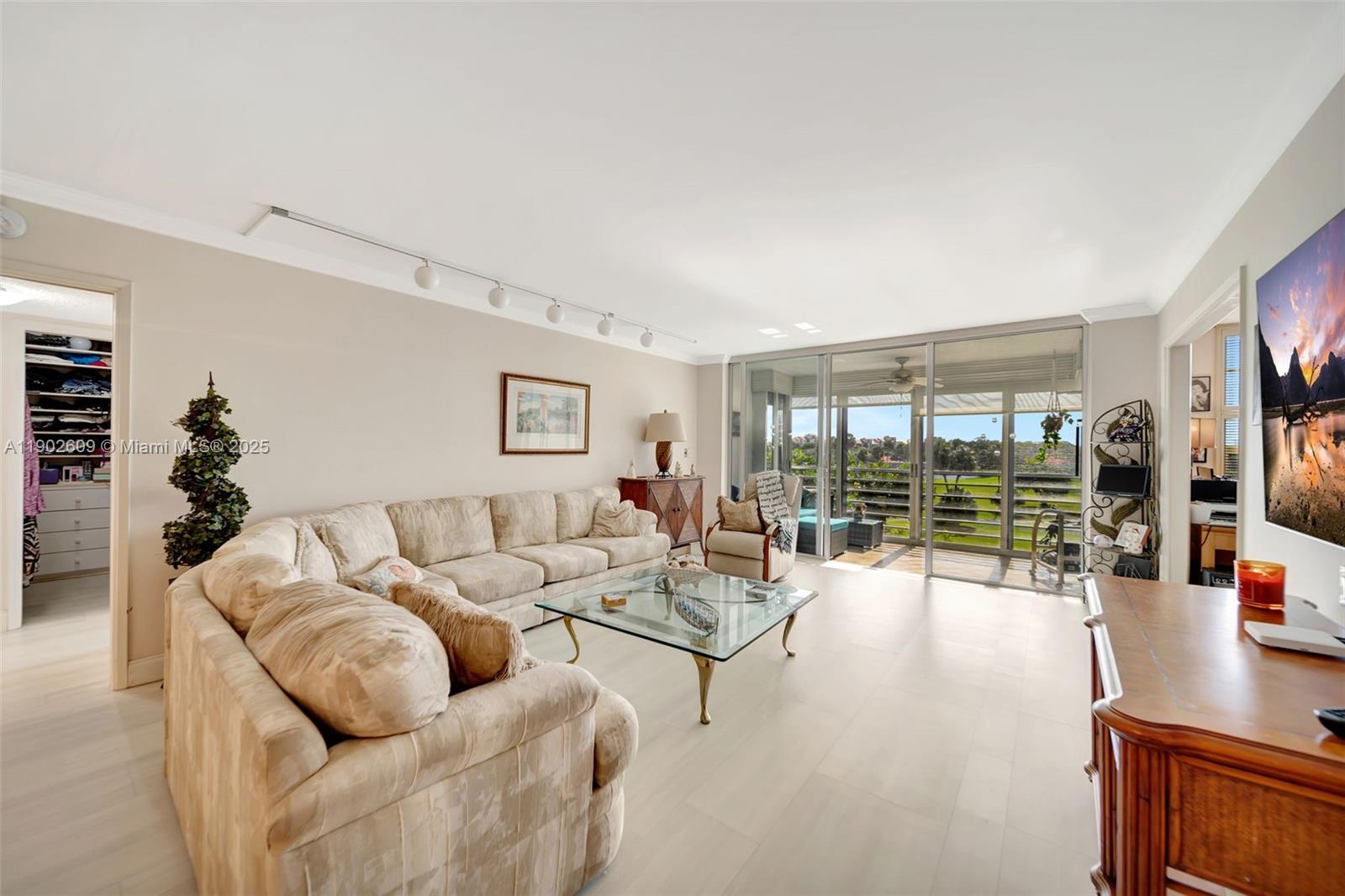 NO 79 PALM-AIRE COUNTRY C - Residential