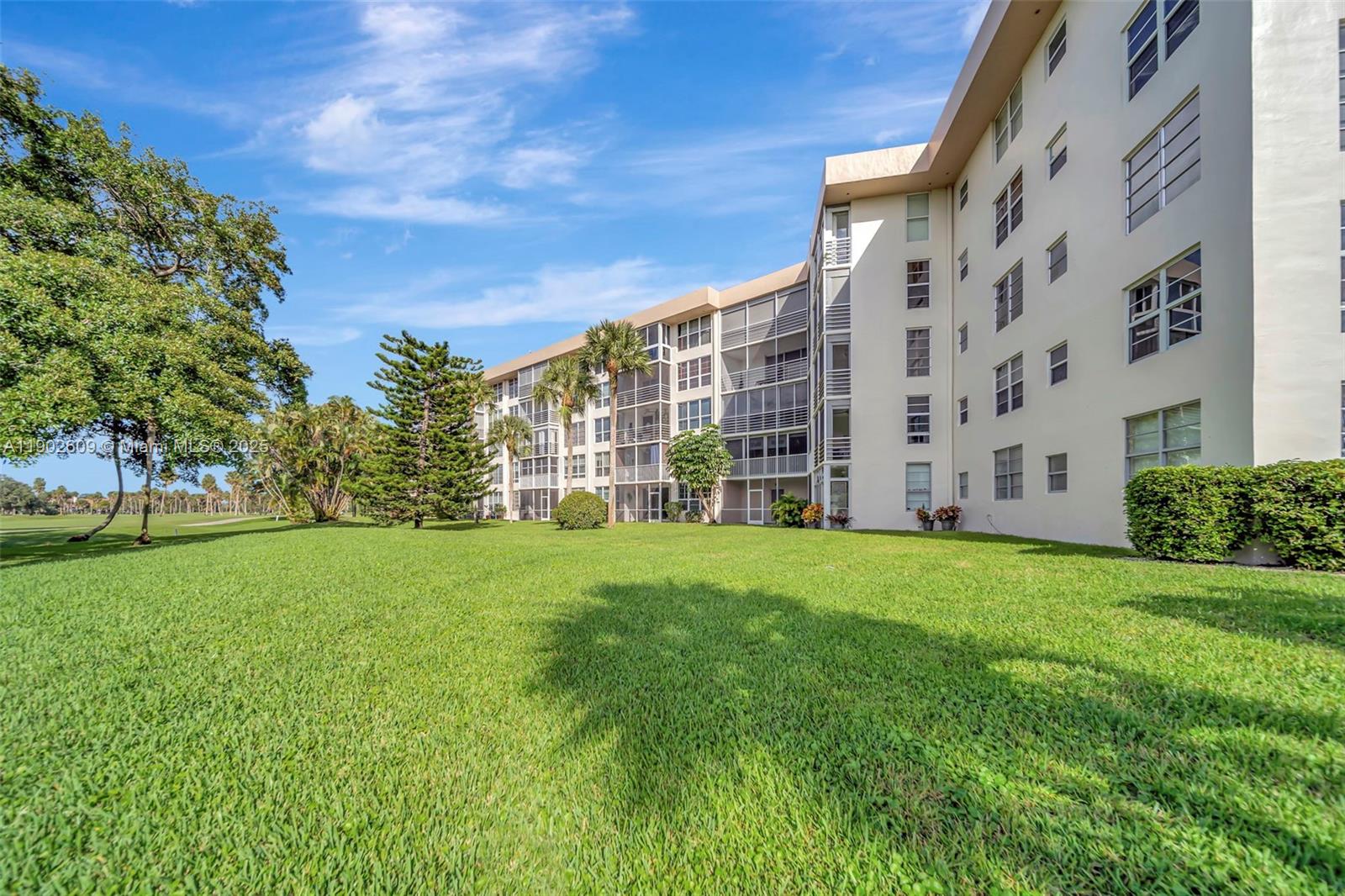 NO 79 PALM-AIRE COUNTRY C - Residential