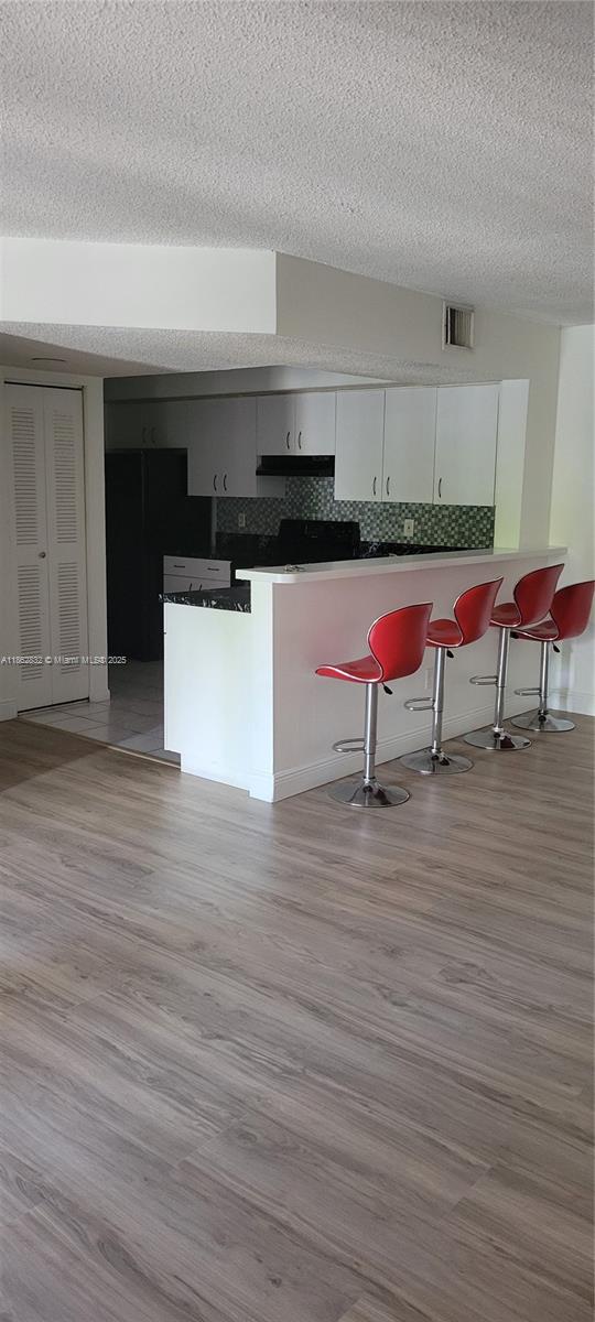 Beautiful 1-bedroom, 1-bath condo located in the heart of Hialeah. This spacious unit offers a bright living area, tile floors, and a private balcony. Enjoy a gated community with pool and clubhouse, plus convenient access to shops, dining, highways, and public transportation