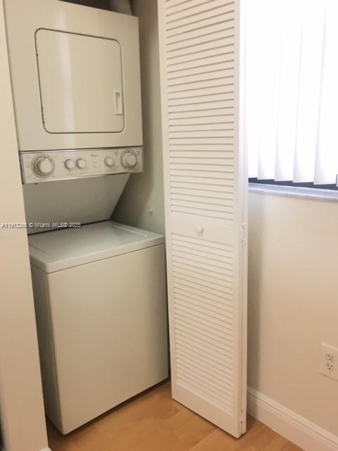 VILLAS DE VENEZIA - Residential Lease