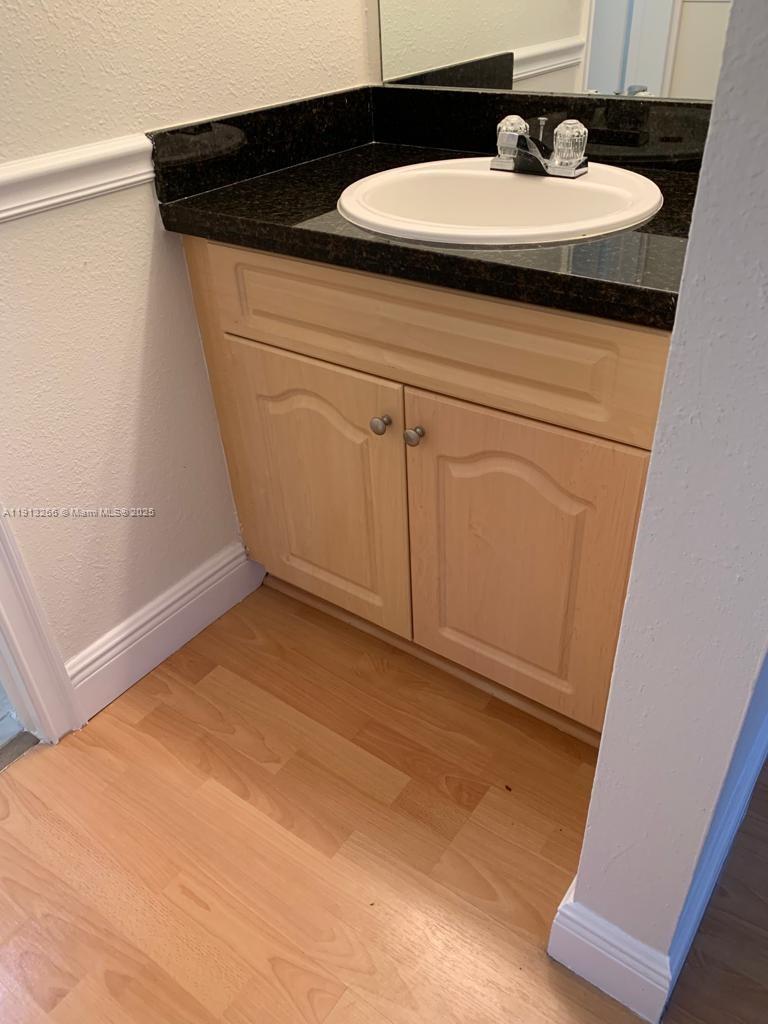 VILLAS DE VENEZIA - Residential Lease