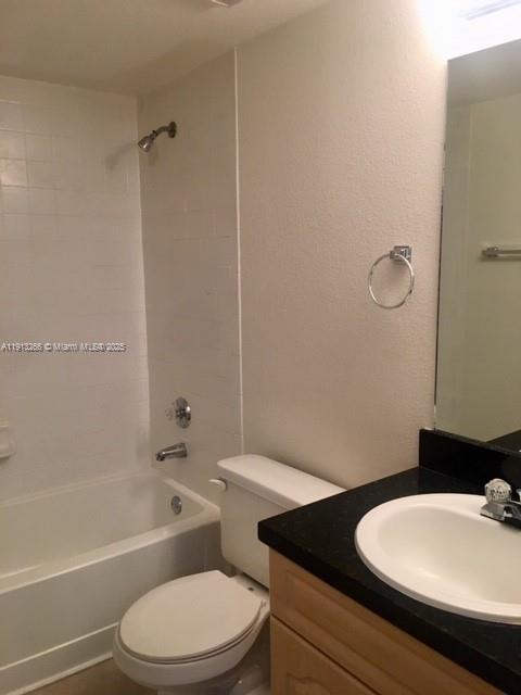 VILLAS DE VENEZIA - Residential Lease