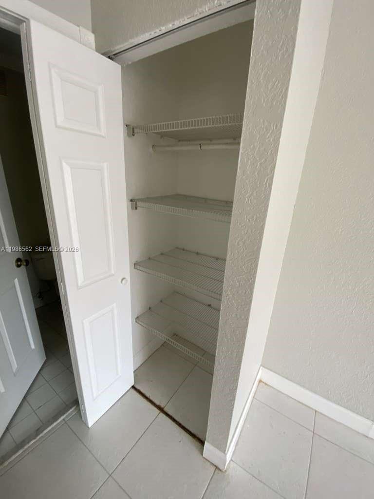 THE GABLES III TOWNHOMES - Residential Lease