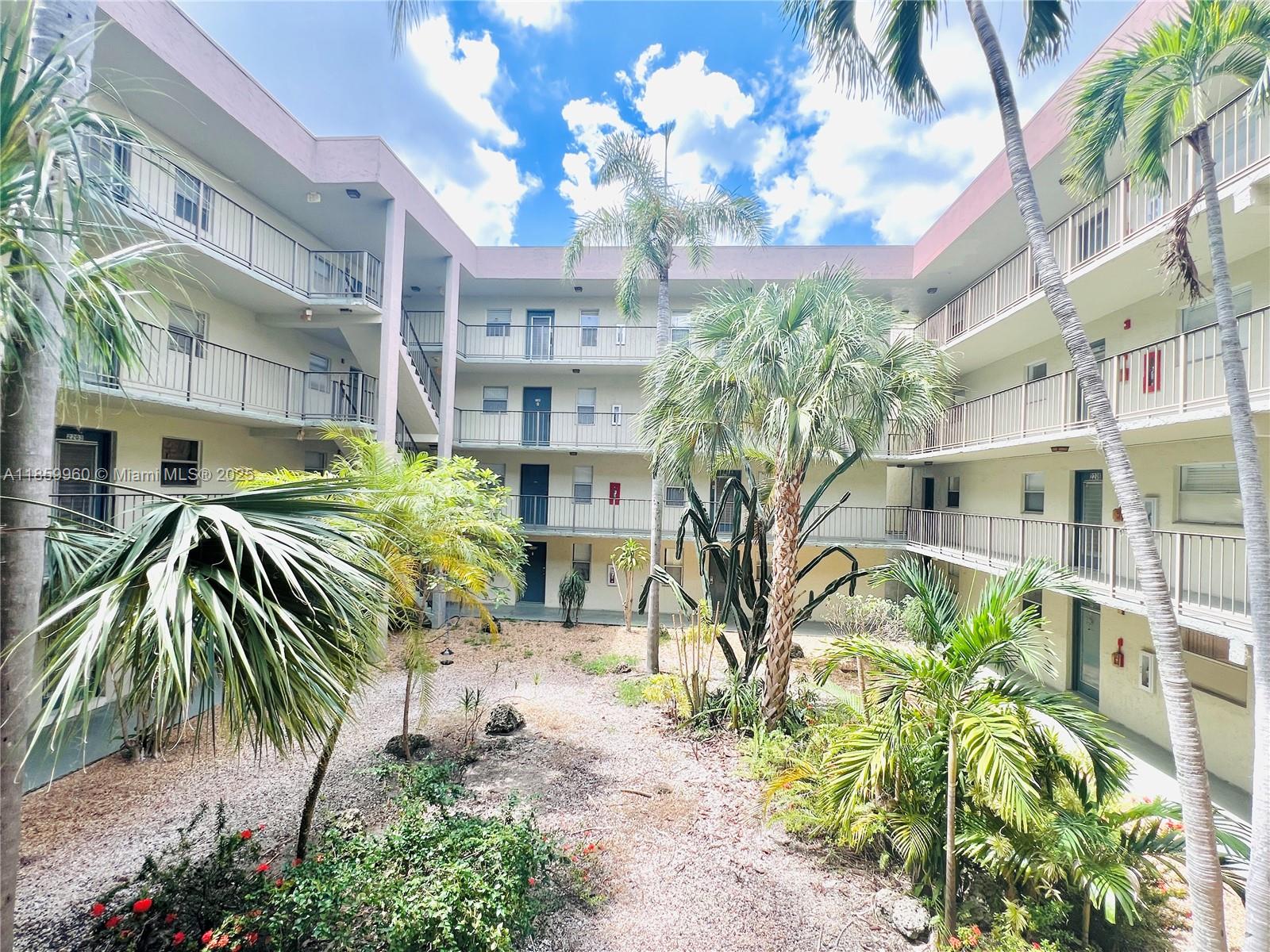 COURTYARDS OF BROWARD CON - Residential