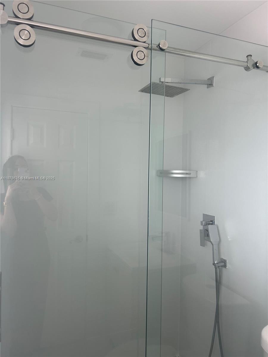 HIALEAH 11TH ADDN - Residential Lease