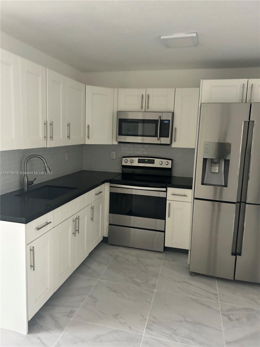 HIALEAH 11TH ADDN - Residential Lease