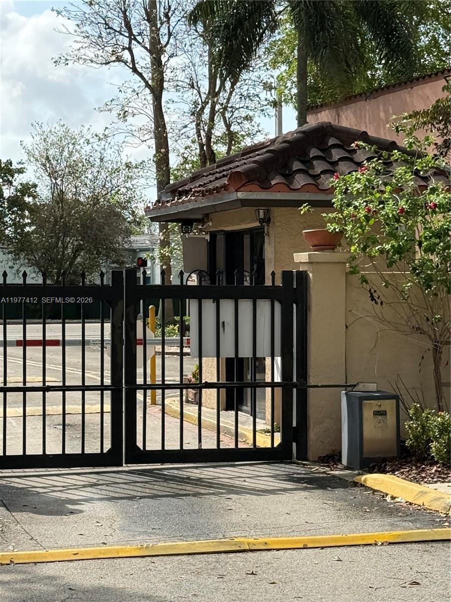 SPANISH TRACE CONDO - Residential