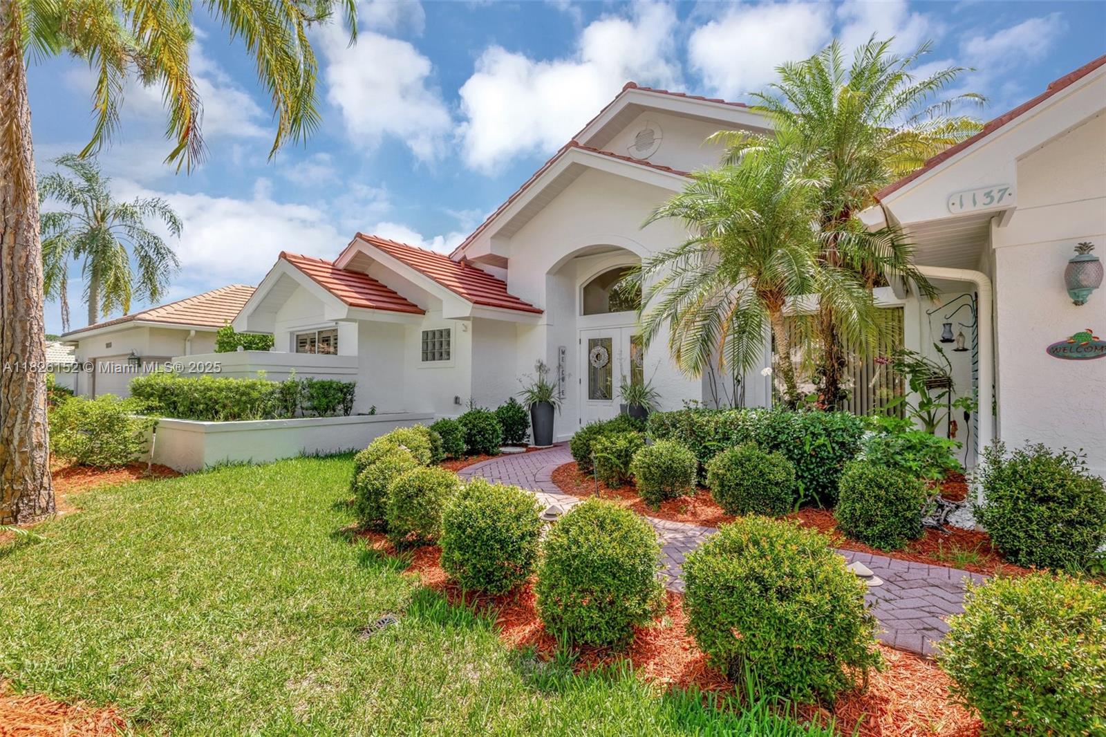 1137 SW Lighthouse Dr