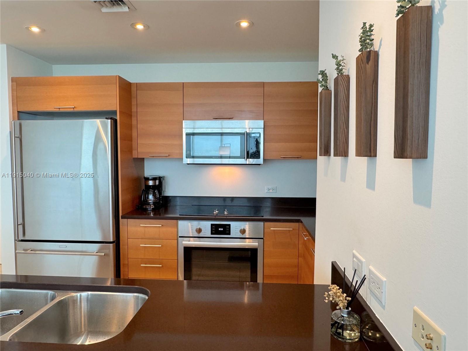 FOUR MIDTOWN MIAMI CONDO - Residential Lease