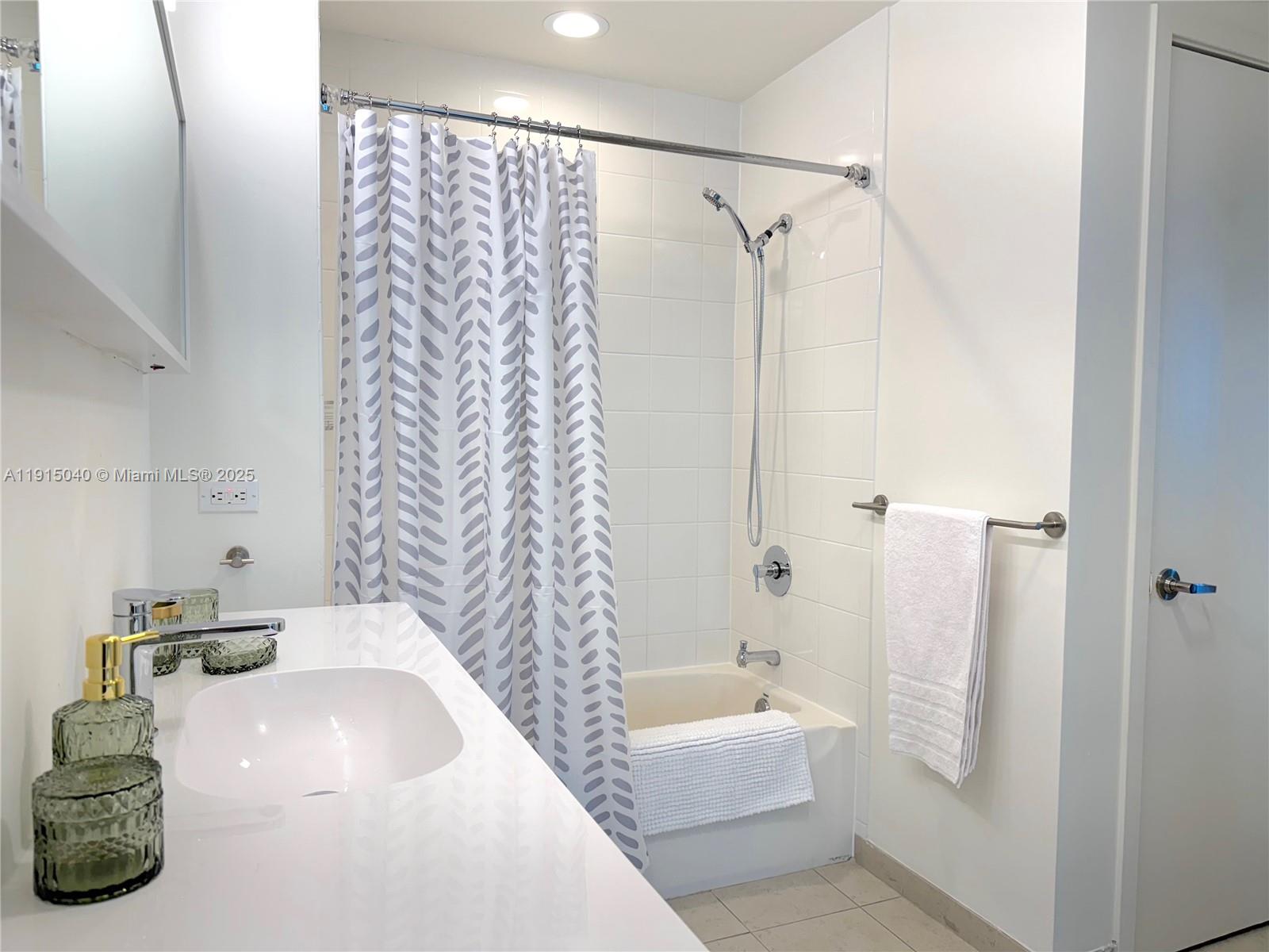 FOUR MIDTOWN MIAMI CONDO - Residential Lease