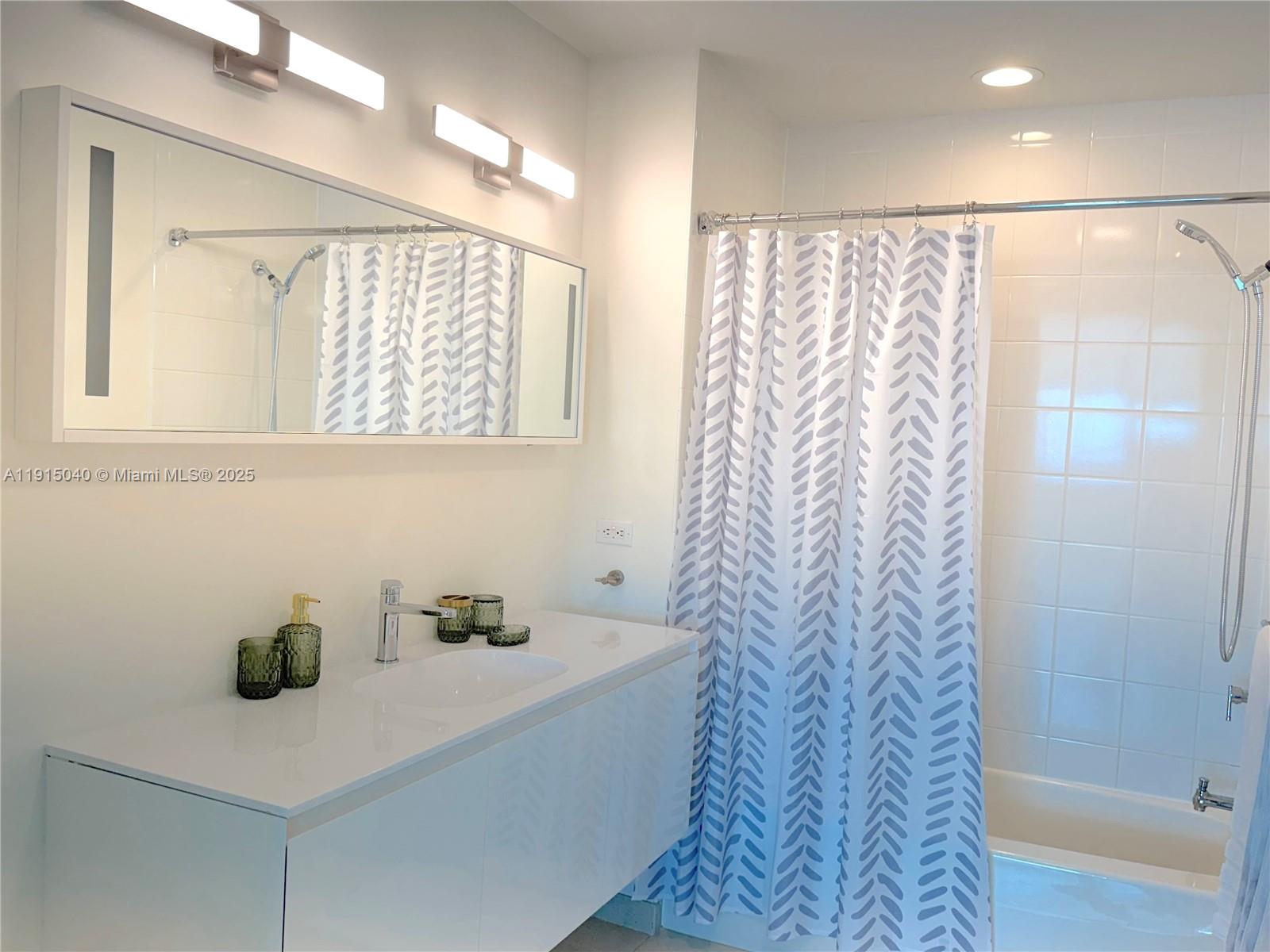 FOUR MIDTOWN MIAMI CONDO - Residential Lease