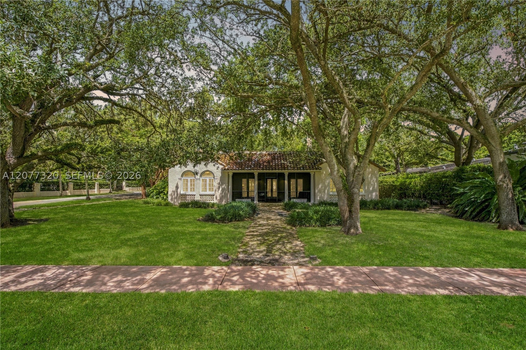 665 N Greenway Dr