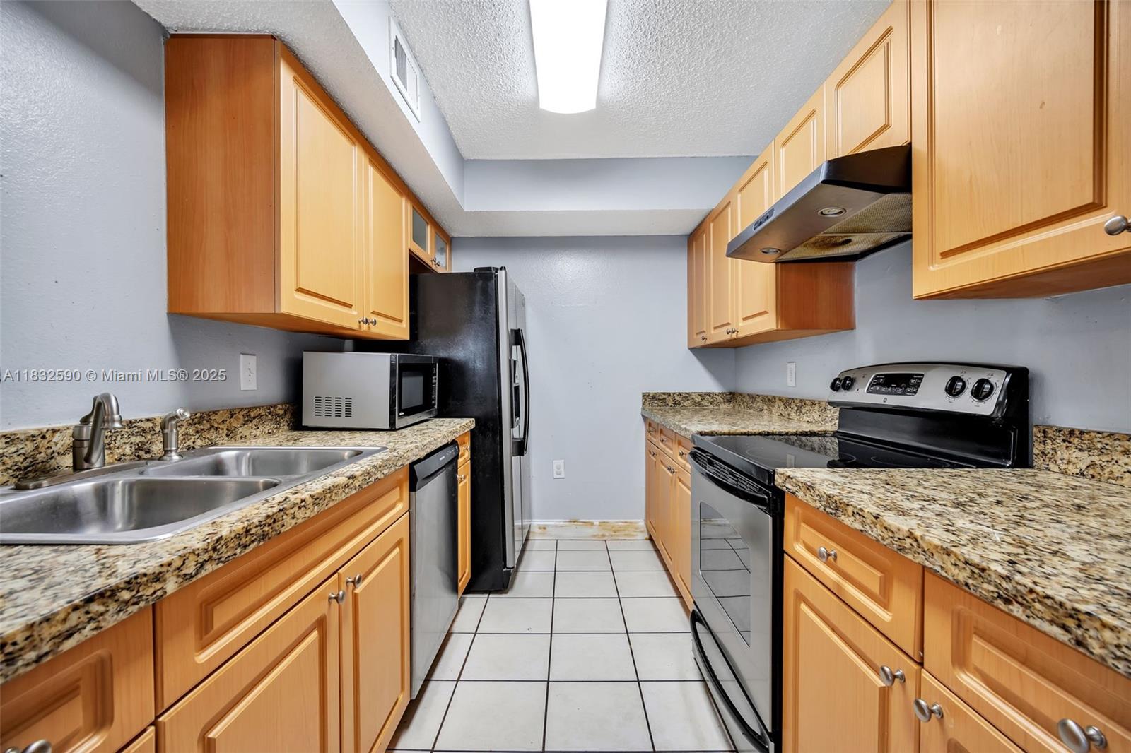 BISCAYNE BEACH CLUB CONDO - Residential