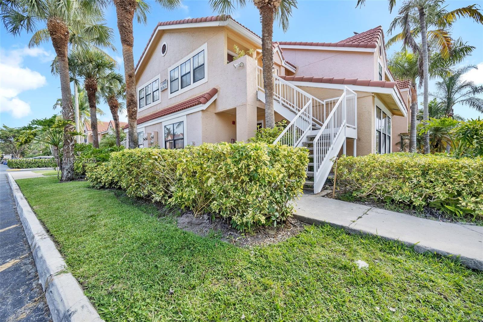 15560 SW 104th TER 611